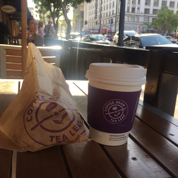Photo taken at The Coffee Bean &amp; Tea Leaf by Sultan F. on 4/9/2018