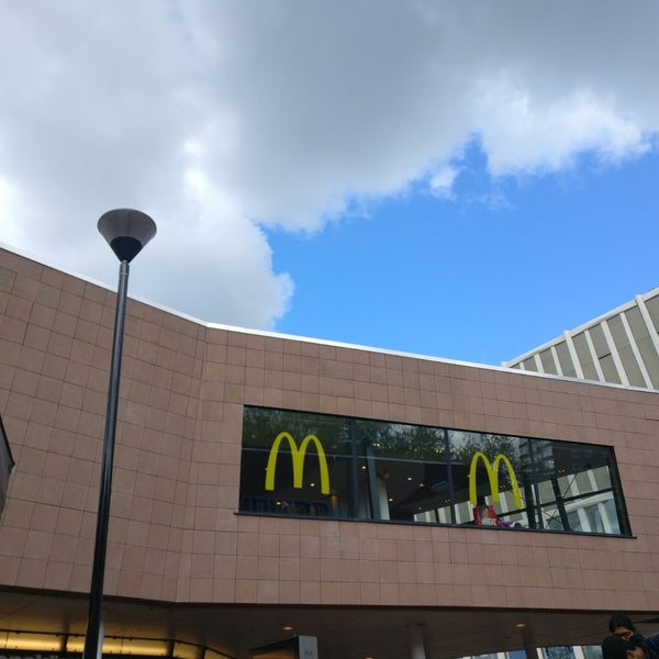 Foto tirada no(a) McDonald&#39;s por Filipe L. em 5/4/2019
