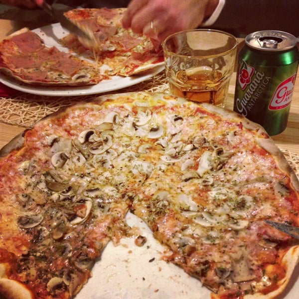 รูปภาพถ่ายที่ Presto Pizza Baixa โดย Filipa 💋 เมื่อ 3/19/2013