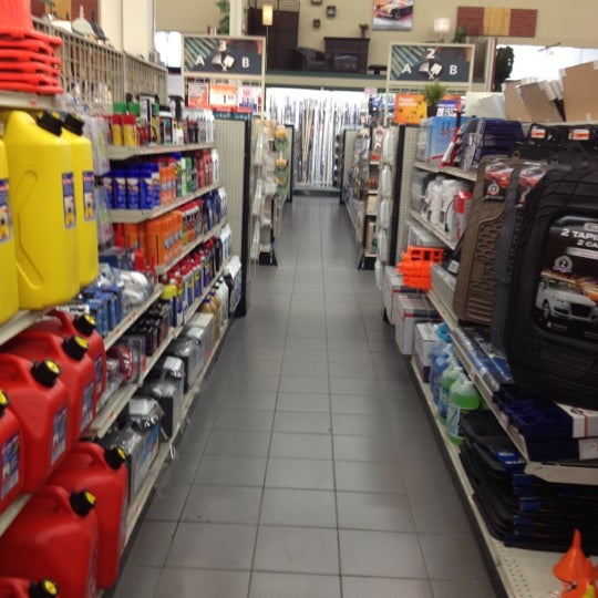 CanacMarquis Grenier Hardware Store in Québec