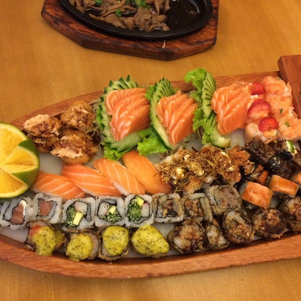 Photo taken at Itoshii sushi by Renata C. on 6/1/2015
