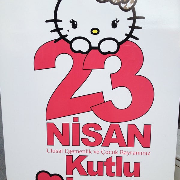 4/23/2013 tarihinde Kumral P.ziyaretçi tarafından Hello Kitty World'de çekilen fotoğraf