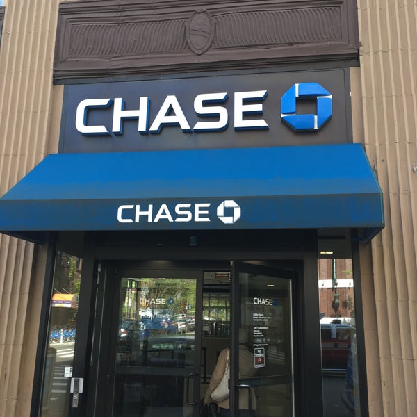 Холм банк. Chase Bank Howell mi. Chase Bank Court Street Saginaw mi. Чейз банк в Москве адрес.