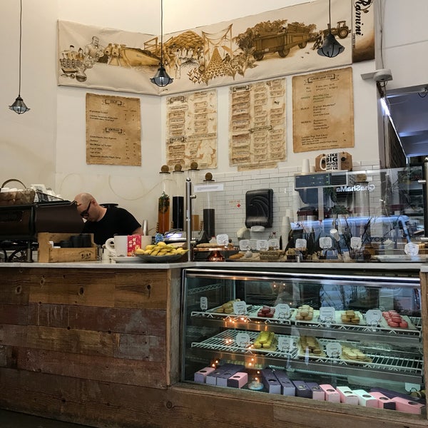 Foto diambil di Ramini Espresso Bar oleh Nuno F. pada 5/21/2018