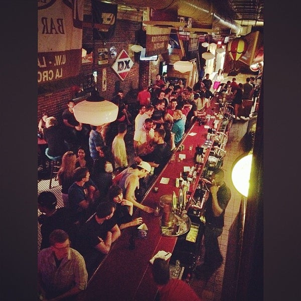 Foto scattata a Brothers Bar &amp; Grill da Bailey H. il 6/3/2014