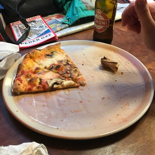 รูปภาพถ่ายที่ Pizzeria La Fiorita โดย Nate B. เมื่อ 5/31/2017