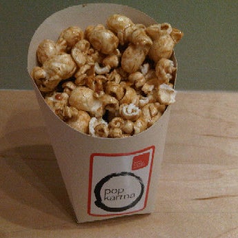12/7/2012 tarihinde Ms H.ziyaretçi tarafından Pop Karma Popcorn'de çekilen fotoğraf