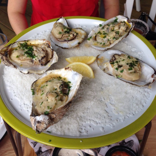 7/18/2015에 Yarko N.님이 Oysters &amp; Cõ에서 찍은 사진