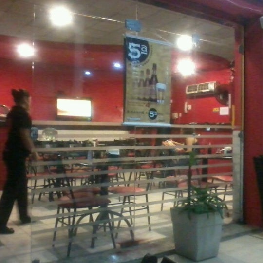 Photo taken at Panela Velha Sushi Bar by Luciano F. on 9/26/2012