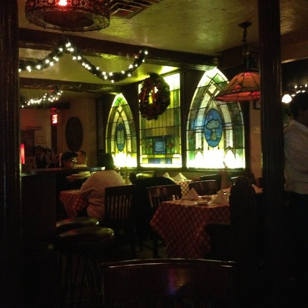 Das Foto wurde bei Mimi&#39;s Italian Restaurant &amp; Piano Bar von Robin am 12/27/2012 aufgenommen