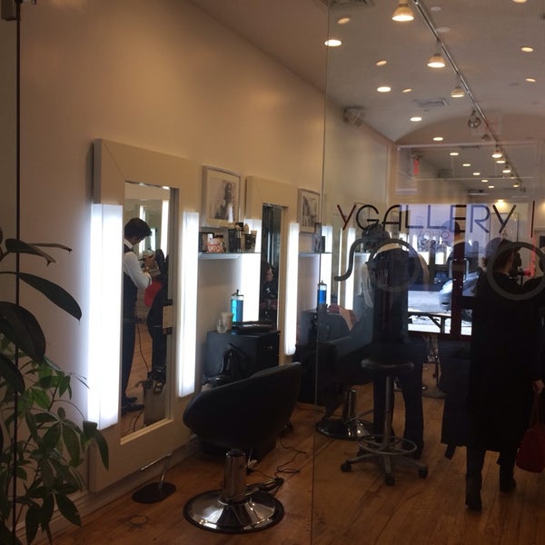 2/22/2014에 ✨🎶La Toya L.님이 YGallery Hair Salon Soho에서 찍은 사진