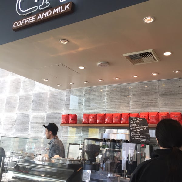 3/15/2016에 Aimsauce Y.님이 C+M (Coffee and Milk) at LACMA에서 찍은 사진