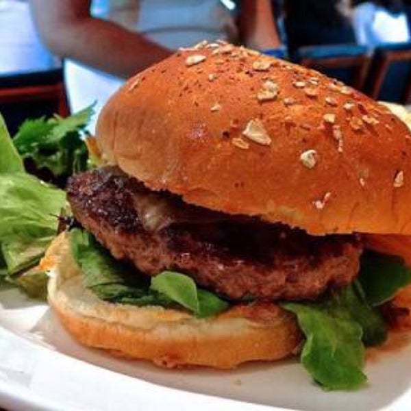 греческий ресторан гудс бургер. огромный бургер в америке. реклама фастфуда. фаст фуд грузии. Good burger 2.