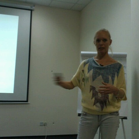 10/17/2013 tarihinde Katerina Z.ziyaretçi tarafından Академия Интернет-маркетинга WebPromoExperts'de çekilen fotoğraf