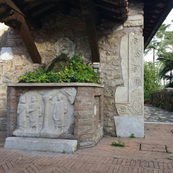 Villa Lazzaroni Tor di Quinto 1 consiglio da 42 visitatori Villa Lazzaroni Tor di Quinto 1 consiglio da 42 visitatori