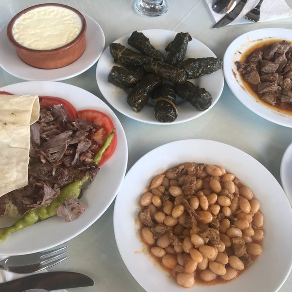 Foto diambil di Yeşil Ayder Restaurant oleh Sabriye K. pada 9/15/2018