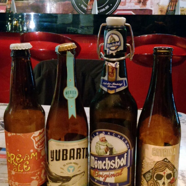 12/14/2014 tarihinde BQziyaretçi tarafından BeerBank Condesa'de çekilen fotoğraf