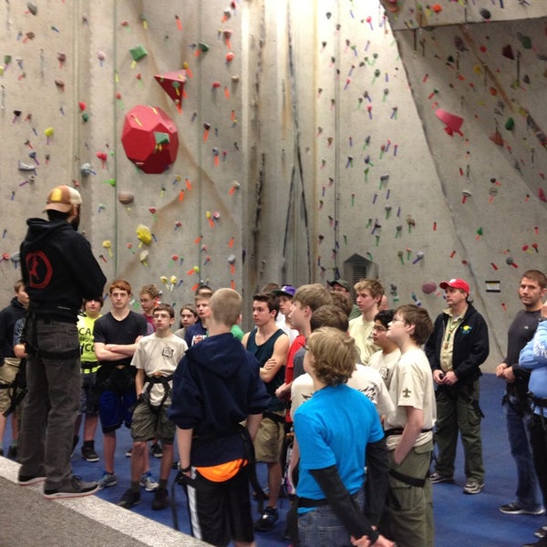3/17/2013 tarihinde Dan W.ziyaretçi tarafından Ibex Climbing Gym'de çekilen fotoğraf