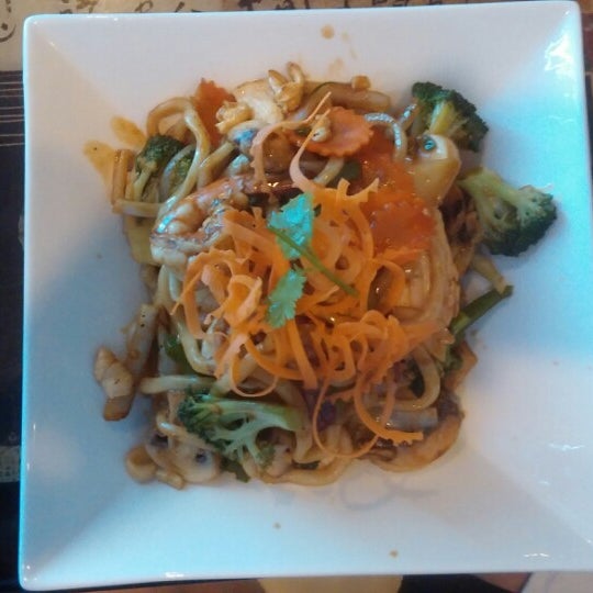 Foto scattata a Spice Thai Restaurant da Mike E. il 2/8/2014