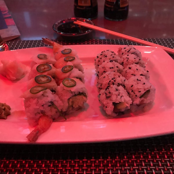 Foto scattata a Blue Sushi Sake Grill da Heath B. il 1/16/2020