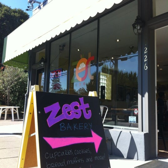 Foto tomada en Zest Bakery  por Hey Honey! A. el 10/14/2012