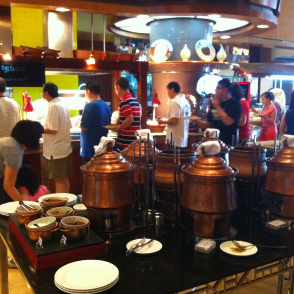 7/31/2014 tarihinde Adhi R.ziyaretçi tarafından Asia Restaurant'de çekilen fotoğraf