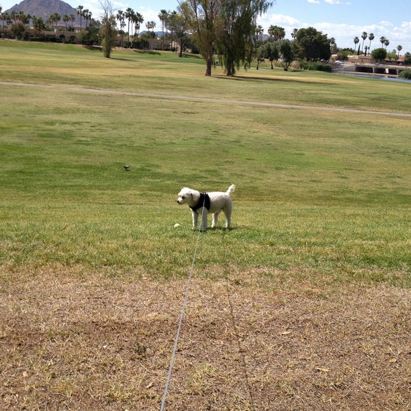 Foto diambil di Continental Golf Course oleh Mariano S. pada 5/10/2013