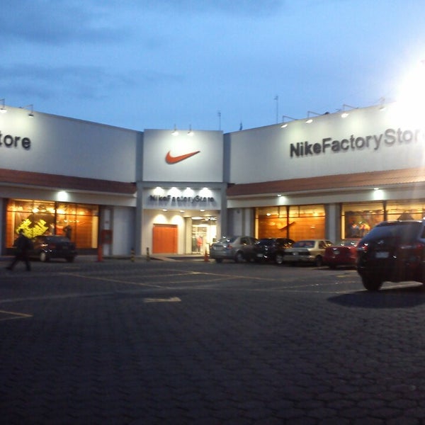 Nike Factory Store - Sportzubehörladen