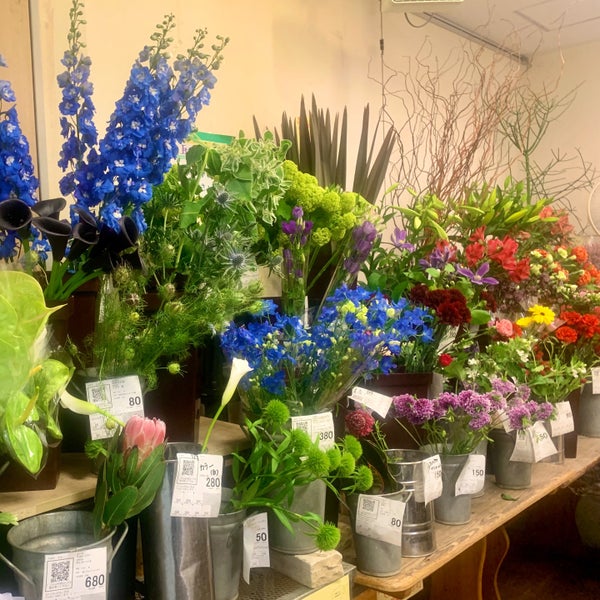 フラワーショップ花次郎 梅田店 1 Tavsiye Da Fotograflar