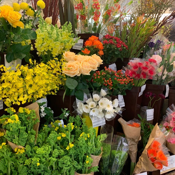 Photos A フラワーショップ花次郎 Nambaなんなん店 大阪市中央区 大阪府