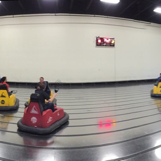 Photo prise au WhirlyBall Twin Cities par Roscoe le5/20/2016