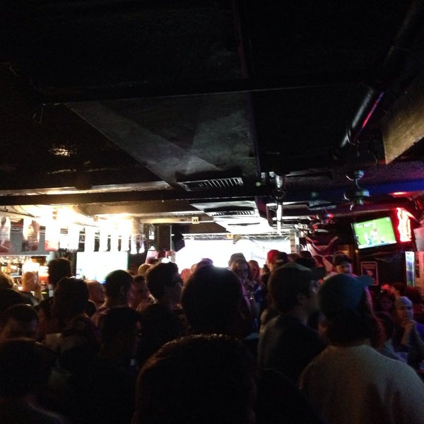 Foto diambil di Bar None oleh Roscoe pada 9/15/2013