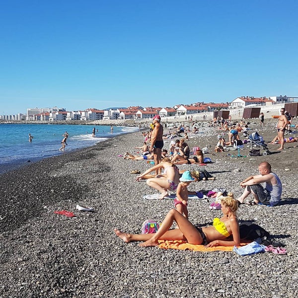 Пляж богатырь адлер