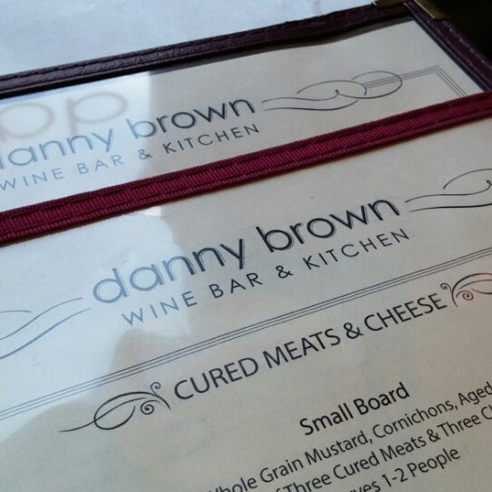 รูปภาพถ่ายที่ Danny Brown Wine Bar &amp; Kitchen โดย Joseph T. เมื่อ 8/29/2014