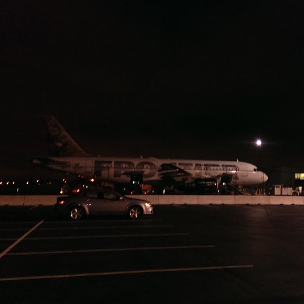 11/7/2013에 Sean M.님이 Wilmington Airport에서 찍은 사진
