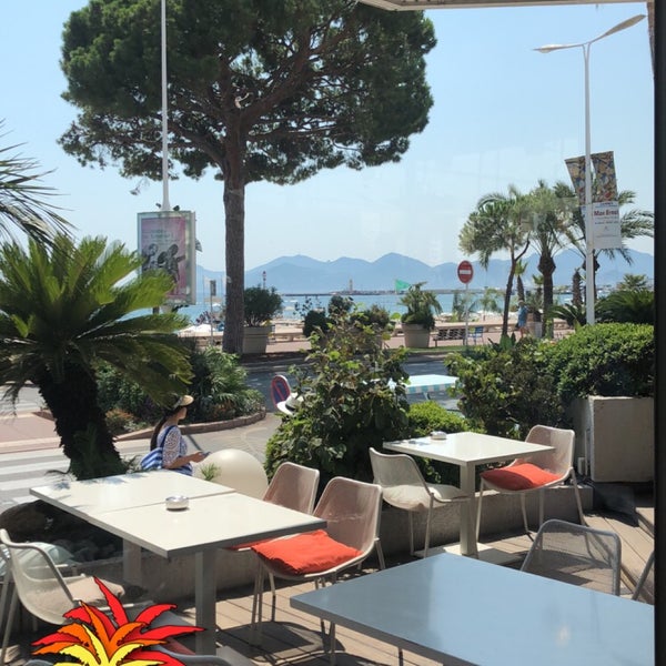 รูปภาพถ่ายที่ JW Grill Cannes โดย Omar เมื่อ 8/5/2018