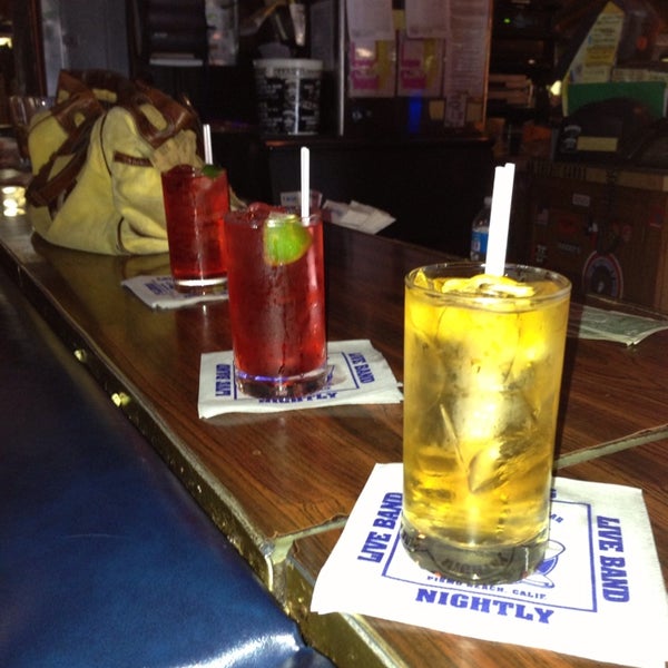 6/4/2013にBeth K.がHarry&#39;s Night Club &amp; Beach Barで撮った写真