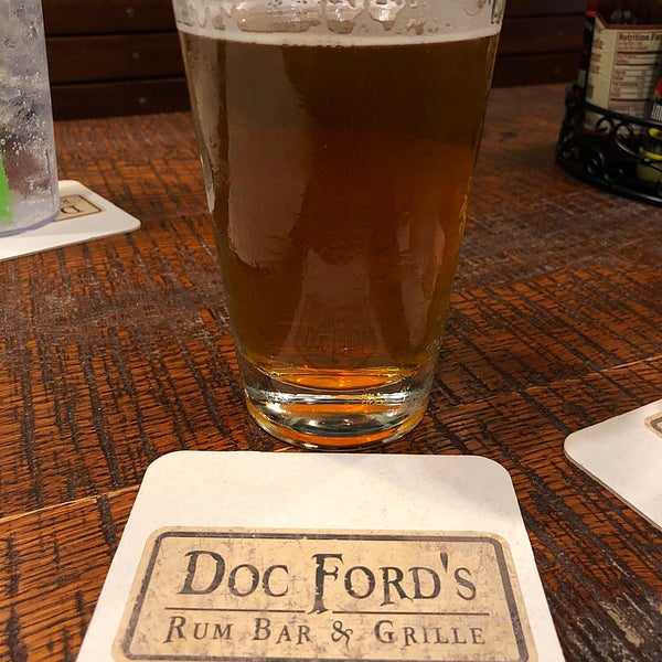 Photo taken at Doc Ford’s Rum Bar &amp; Grille by Mac R. on 3/30/2018