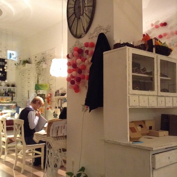 10/29/2014 tarihinde Dana D.ziyaretçi tarafından Самое доброе кафе'de çekilen fotoğraf