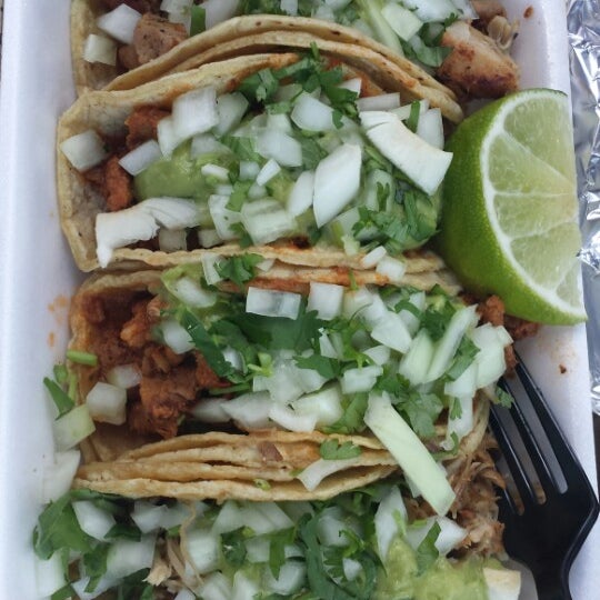 Foto tirada no(a) Palmitos Mexican Eatery por Justin C. em 11/27/2013