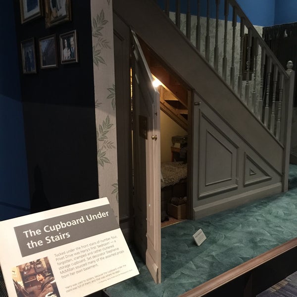 Foto tirada no(a) The Cupboard Under The Stairs por David C. em 10/19/2015