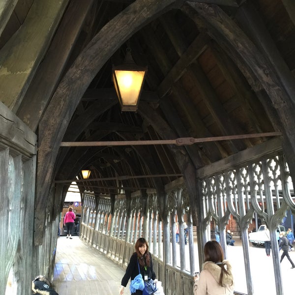 Foto tirada no(a) Hogwarts Bridge por David C. em 10/19/2015