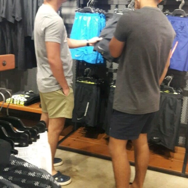NIKE (Shopping Multiplaza) - 3 tips de 582 visitantes