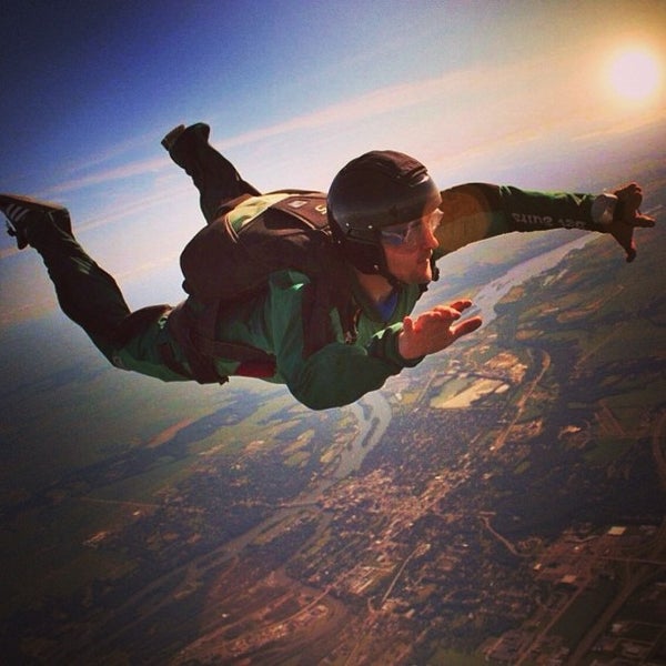 9/18/2013에 Dave T.님이 Skydive Chicago에서 찍은 사진