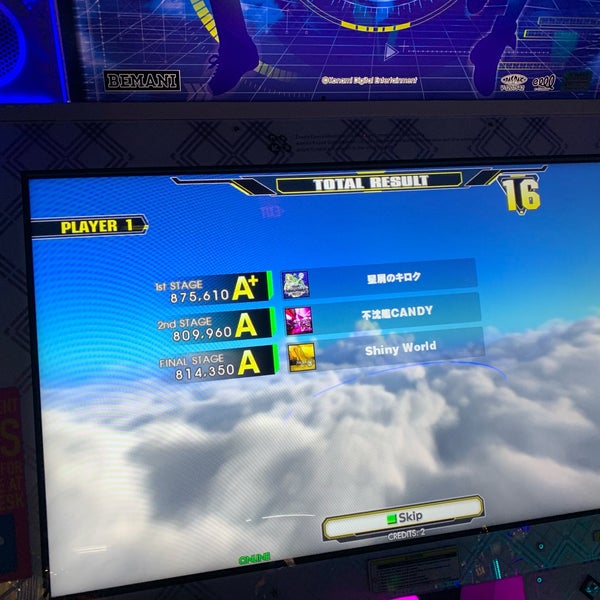 Photo taken at Dave &amp; Buster&#39;s by Aaron R. on 4/15/2019