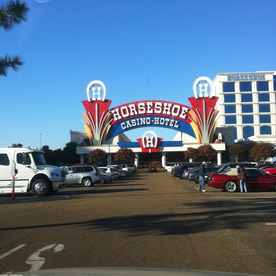 Photo taken at Horseshoe Casino and Hotel by Marti on 11/16/2012