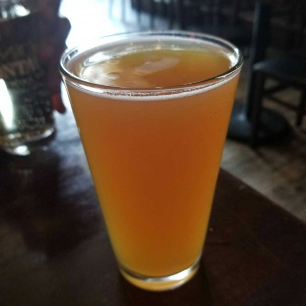 Photo taken at Park Slope Ale House by Tiger C. on 8/26/2017
