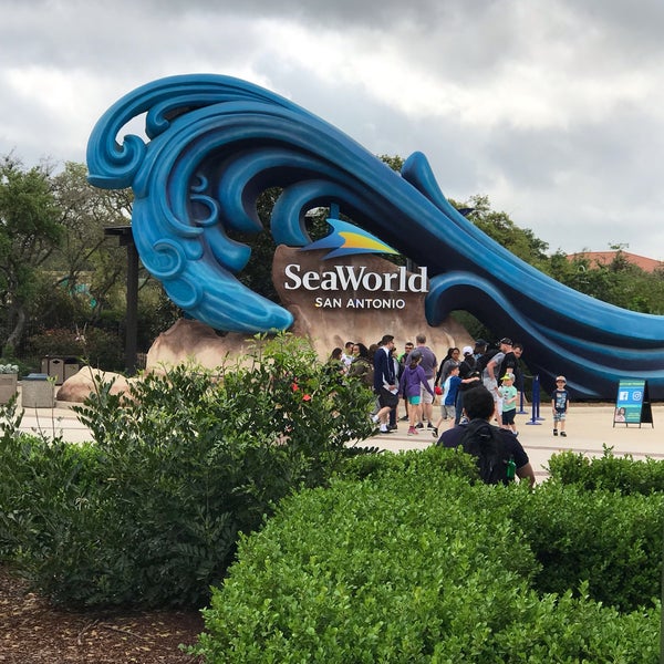 รูปภาพถ่ายที่ SeaWorld San Antonio โดย Terry H. เมื่อ 3/28/2019