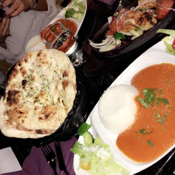 Das Foto wurde bei Dilli Restaurant von Tareq L. am 9/9/2017 aufgenommen