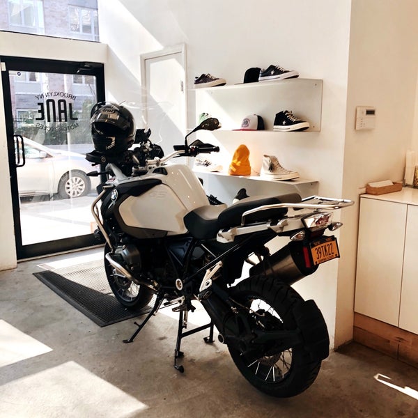 5/1/2018 tarihinde Chelsea Q.ziyaretçi tarafından JANE Motorcycles'de çekilen fotoğraf